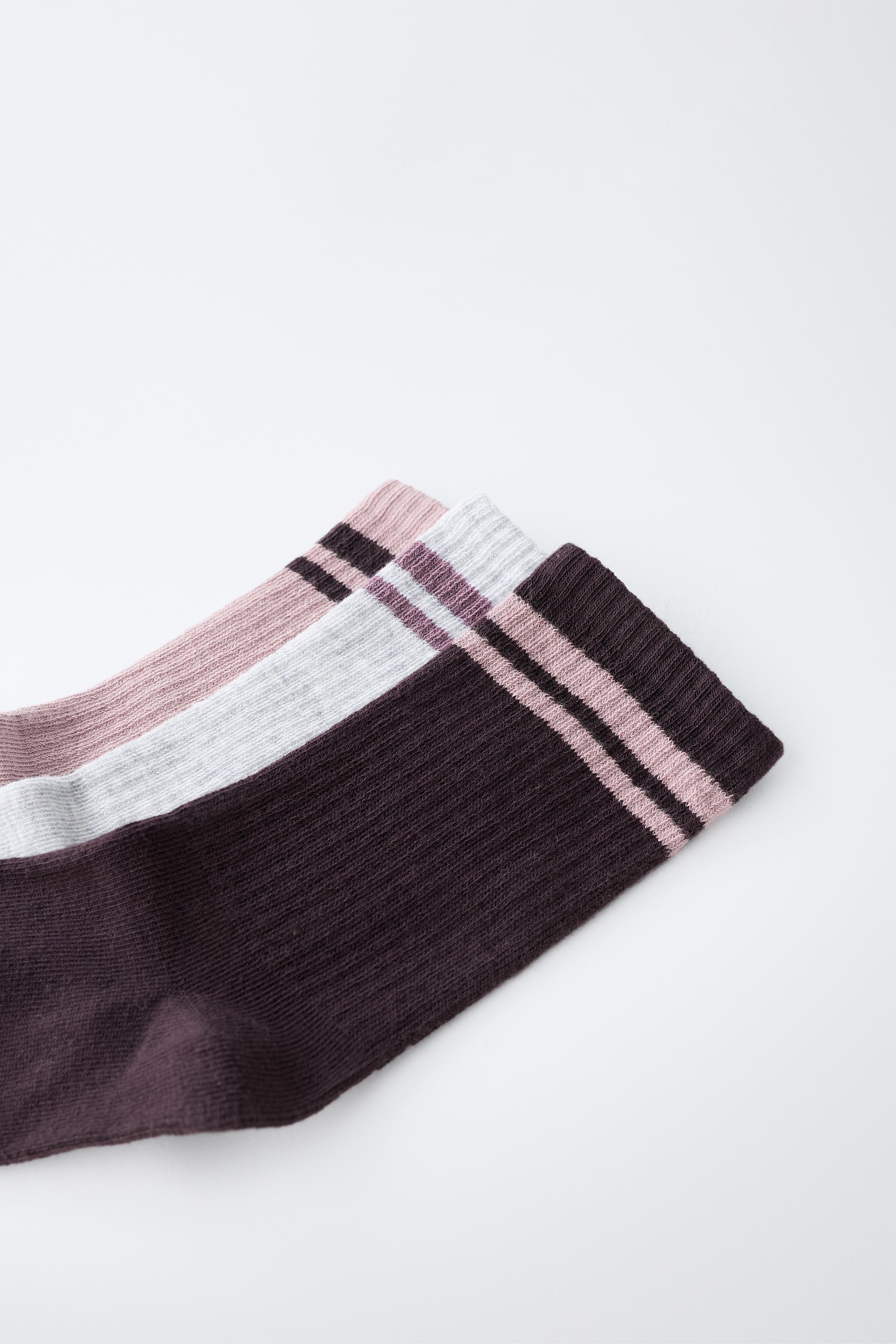 THREE-PACK OF SPORTY STRIPED CREW SOCKS